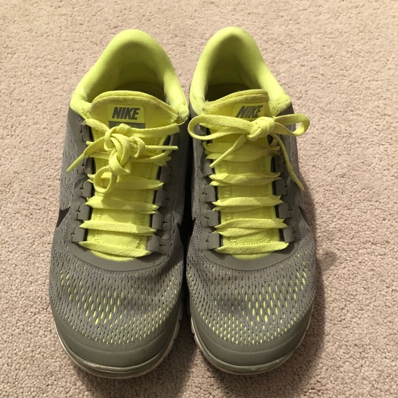 Nike Women’s Sneakers - Picture 4 of 4